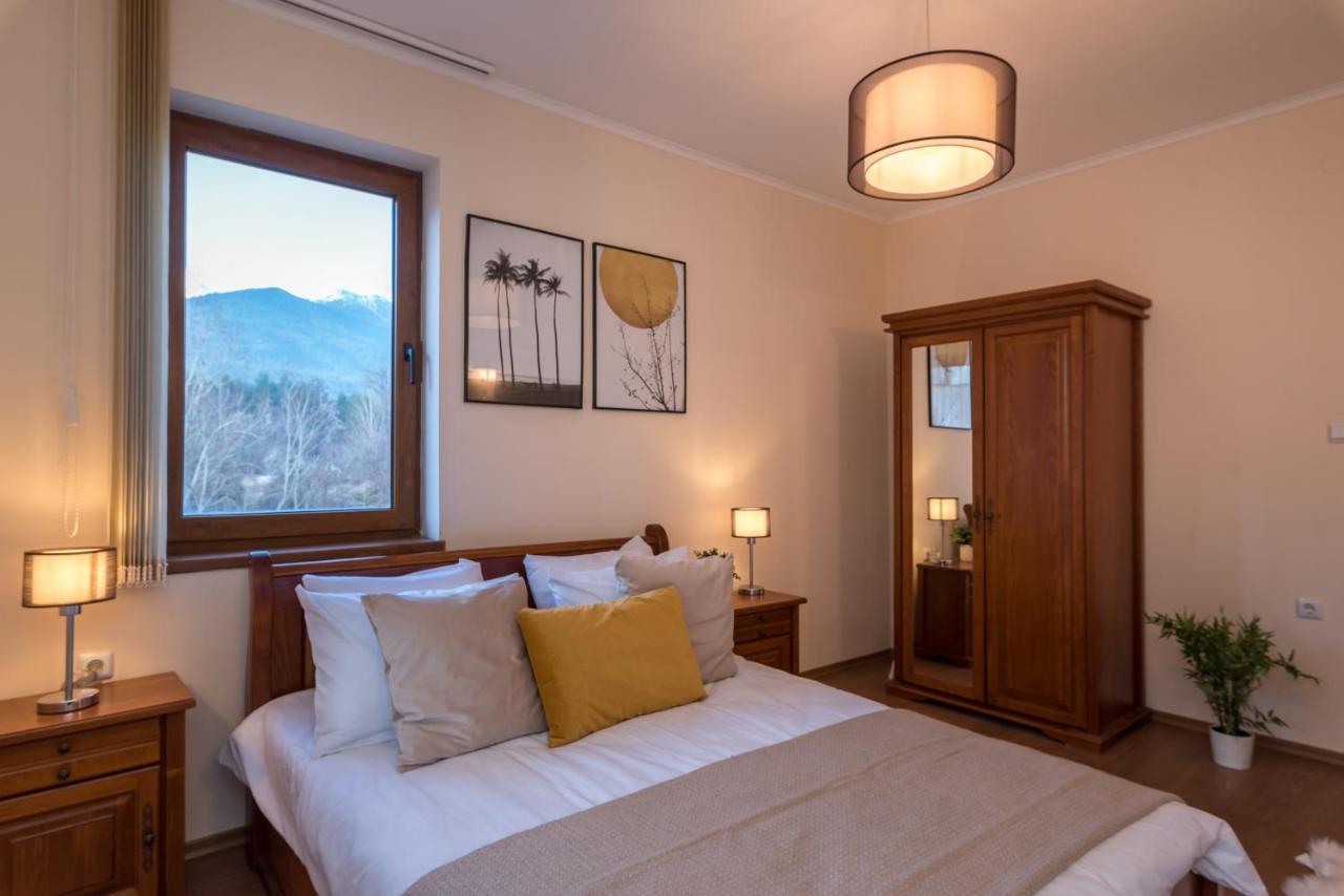 Charming Ski Apartments Near Gondola & Bar Street, Cedar Lodge 1 Complex Bansko Esterno foto