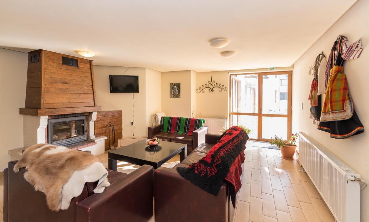 Charming Ski Apartments Near Gondola & Bar Street, Cedar Lodge 1 Complex Bansko Esterno foto