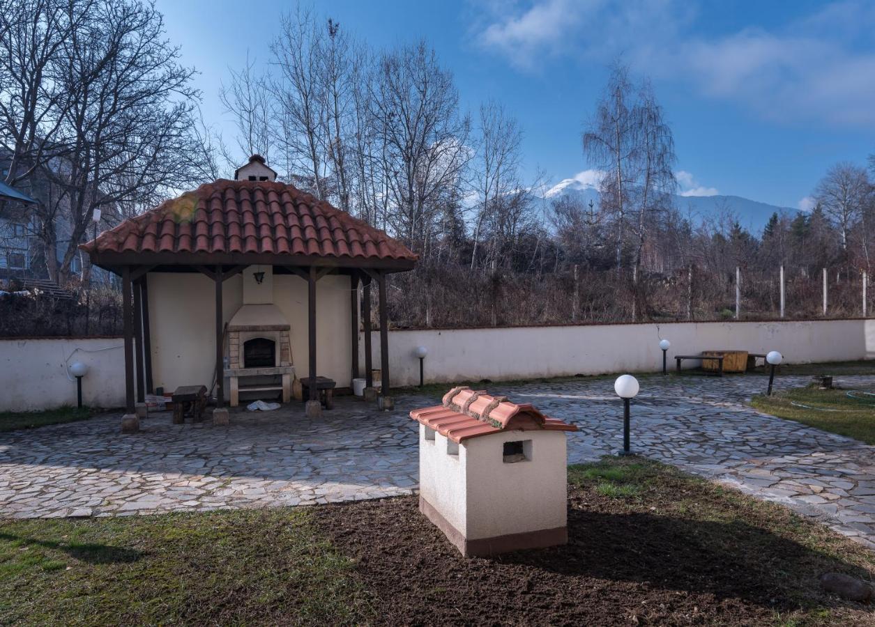 Charming Ski Apartments Near Gondola & Bar Street, Cedar Lodge 1 Complex Bansko Esterno foto